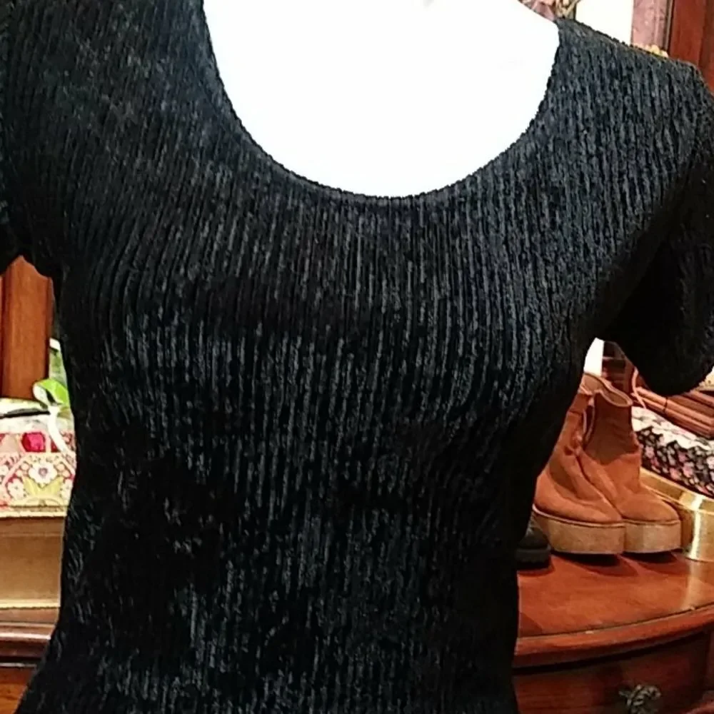 In charge. Dress.  - Picture 2 of 8